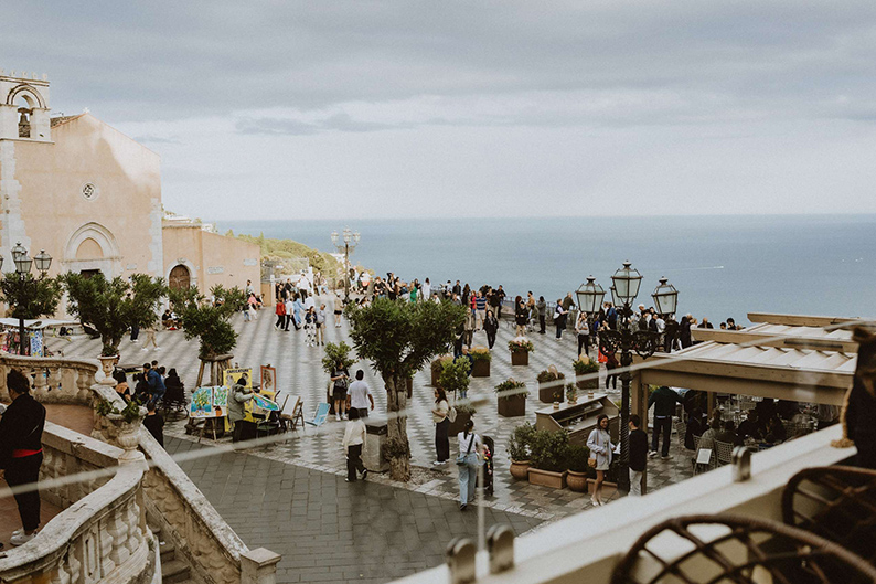 28La piazzetta di Taormina vista dal ristorante Belcanto